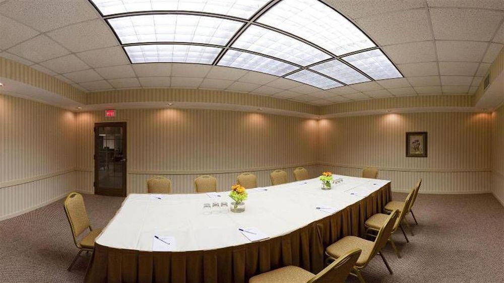 Holiday Inn Express Little Rock-Airport By Ihg Екстер'єр фото