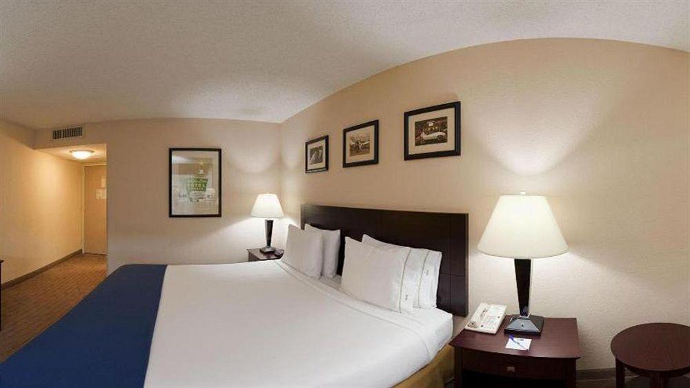 Holiday Inn Express Little Rock-Airport By Ihg Екстер'єр фото