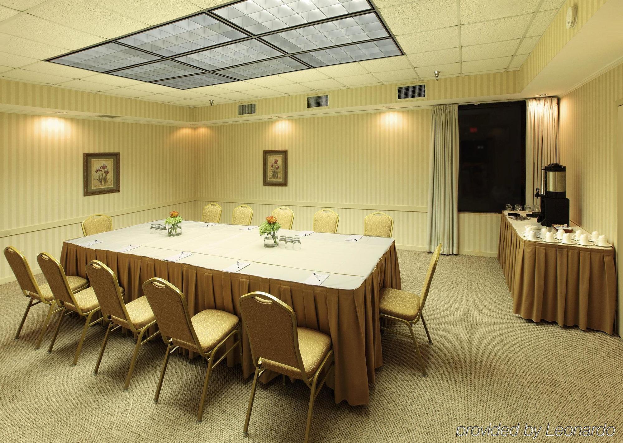 Holiday Inn Express Little Rock-Airport By Ihg Зручності фото