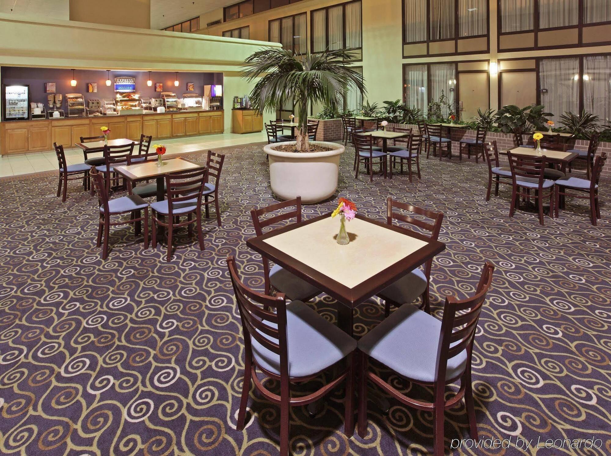 Holiday Inn Express Little Rock-Airport By Ihg Екстер'єр фото